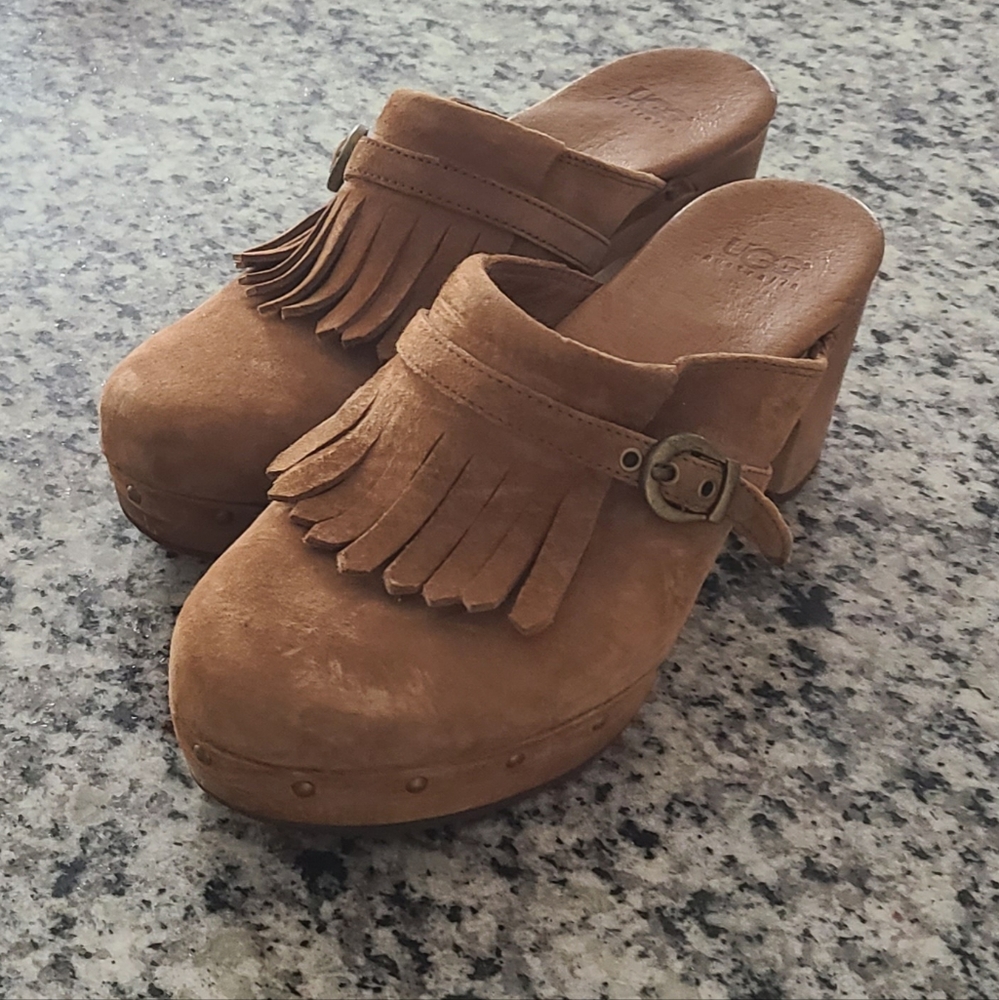 UGG tan fringed platform clogs size 7